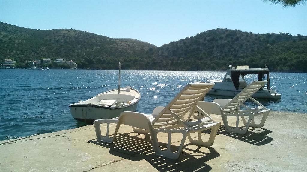 House Andrea Villa Lastovo Bagian luar foto