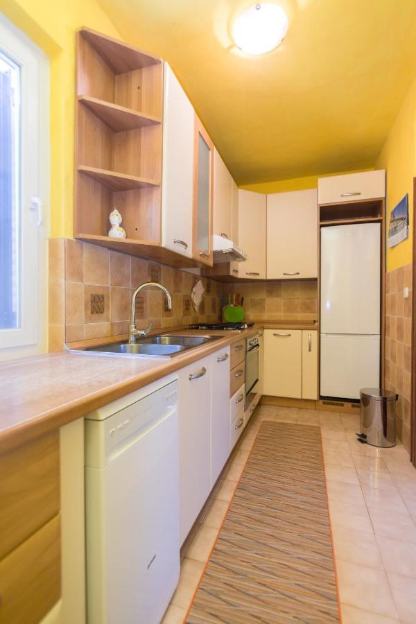 House Andrea Villa Lastovo Bagian luar foto